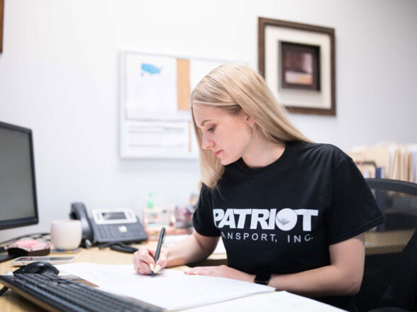 Trucking Company Elk Grove Village IL: Patriot Transport Inc.